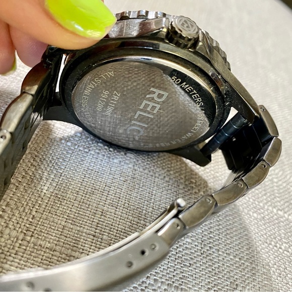 Men’s stainless steel RELIC watch, needs battery - Picture 11 of 12